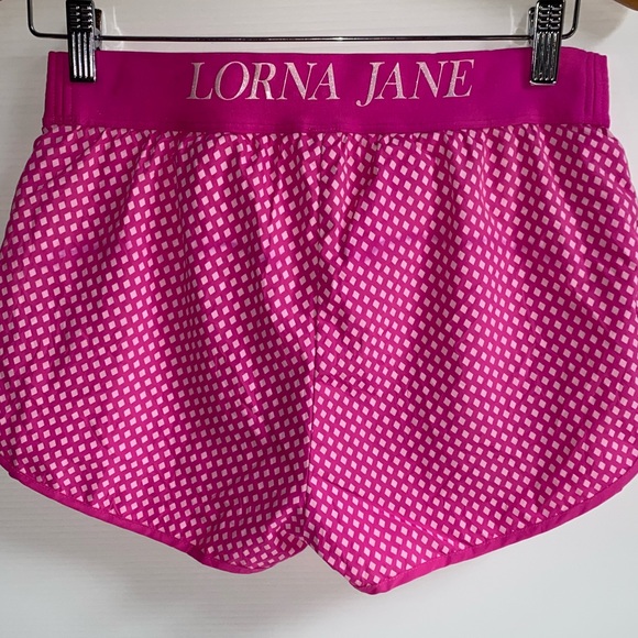 Lorna Jane hot pink diamond print womens athletic bike underlay shorts size XS - Picture 8 of 13